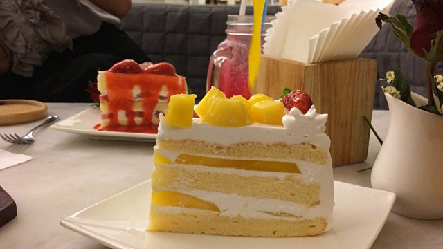 芒果奶油蛋糕配芒果酱视频下载