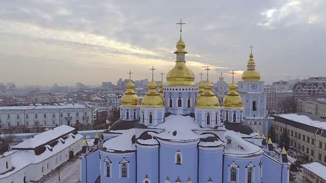 圣迈克尔金顶修道院是位于乌克兰基辅的一座正常运转的修道院。视频素材