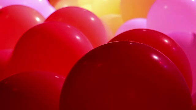 庆祝气球和闪烁的灯光视频下载