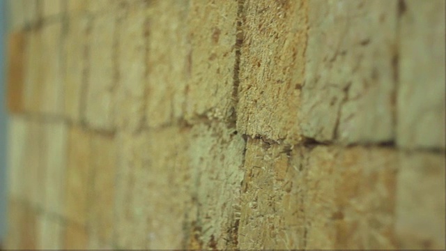 一堵用木头砌成的墙视频素材