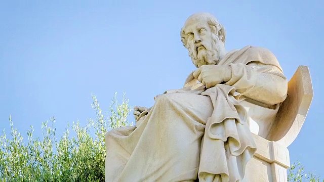 古希腊哲学家柏拉图的大理石雕像视频下载