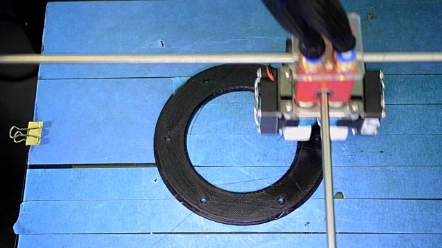 3D打印机在操作打印特写。现代技术。视频素材