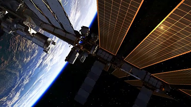 国际空间站在阳光下的飞行视频素材