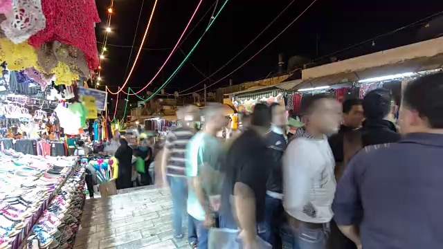 以色列耶路撒冷老城的彩色露天市场夜景视频下载