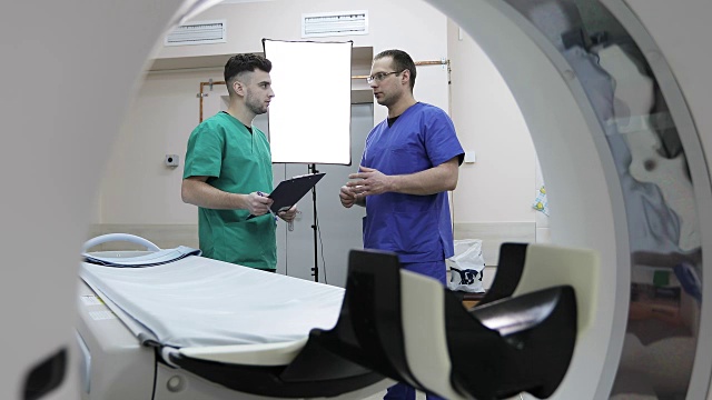 CT和MR扫描，扫描仪，医学检查，断层摄影。视频素材