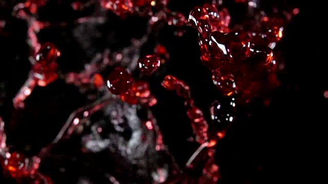 葡萄汁，红酒飞向镜头视频素材