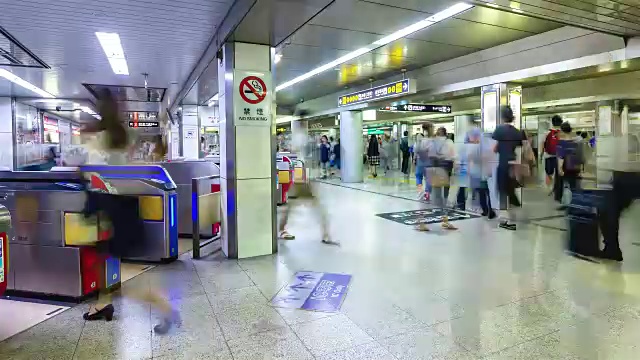 4K延时:日本大阪行人地铁站台。视频下载