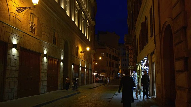 意大利罗马城市夜晚灯光街道步行全景4k视频下载
