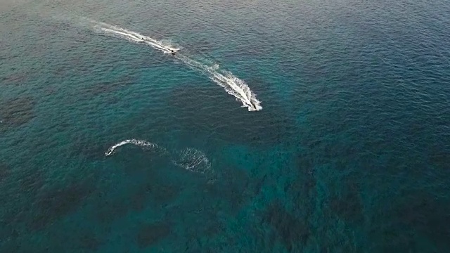 水上摩托艇上的乘客。菲律宾长滩岛视频素材