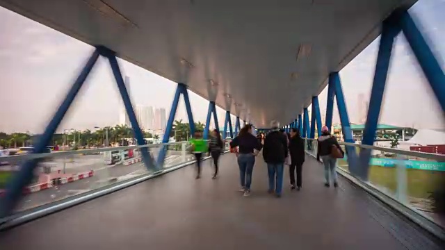 中国夏日香港湾大桥步行全景4k时间推移视频素材