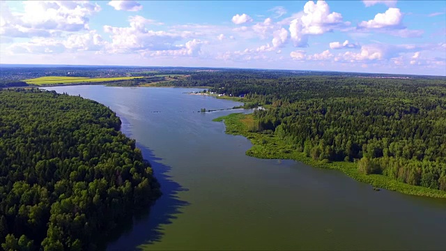 鸟瞰图Torbeyevo湖在莫斯科地区视频素材