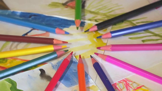 彩色铅笔和儿童绘画视频下载