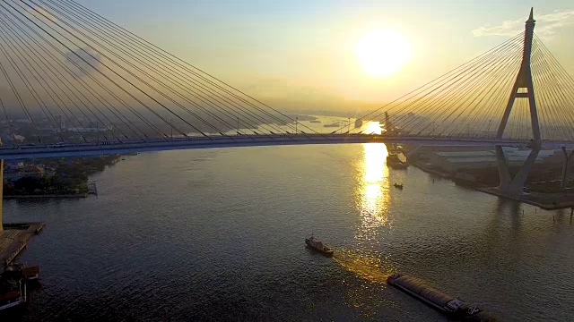 泰国曼谷普密蓬大桥鸟瞰图视频素材