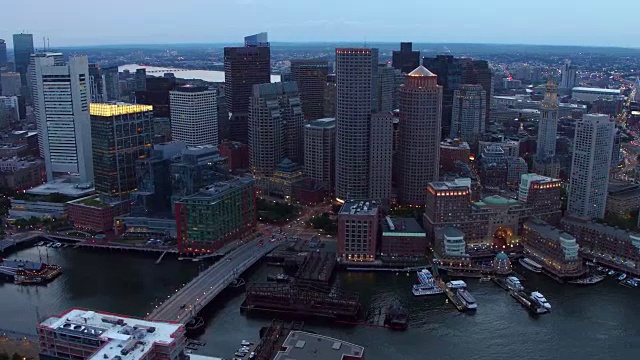 波士顿市中心黄昏时的鸟瞰图视频素材