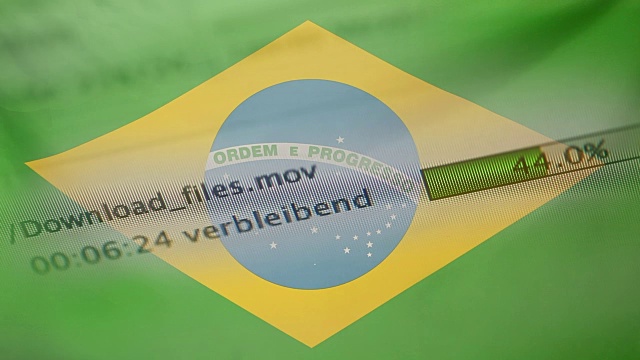 在电脑上下载文件，巴西国旗视频素材
