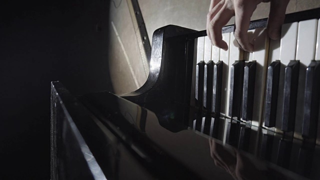 钢琴，手钢琴家演奏音乐视频素材