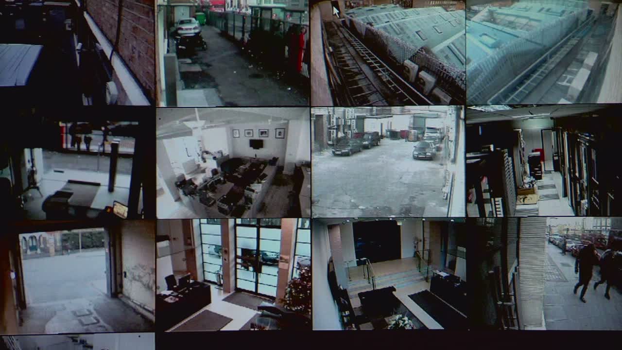 CU屏幕显示来自安全摄像头的各种视图/伦敦，英国视频素材