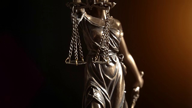 夫人正义雕像视频素材