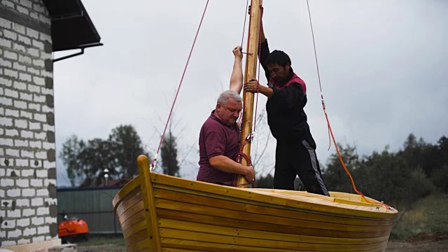 木制帆船甲板上的桅杆视频下载
