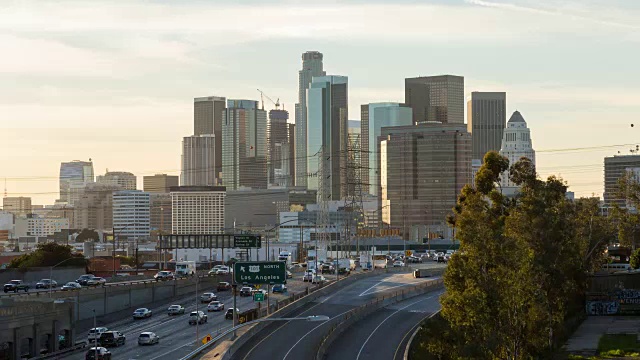 日落前的洛杉矶市区天际线视频素材