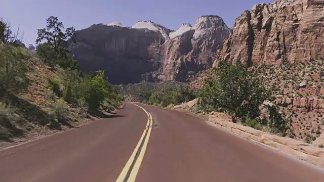 驾驶美国:犹他州锡安国家公园的美丽风景视频下载