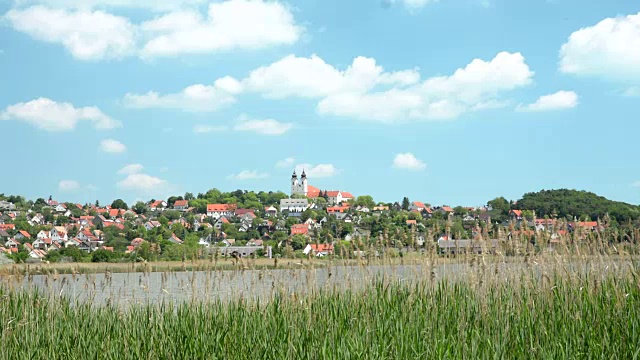 匈牙利巴拉顿湖的蒂哈尼风景视频下载