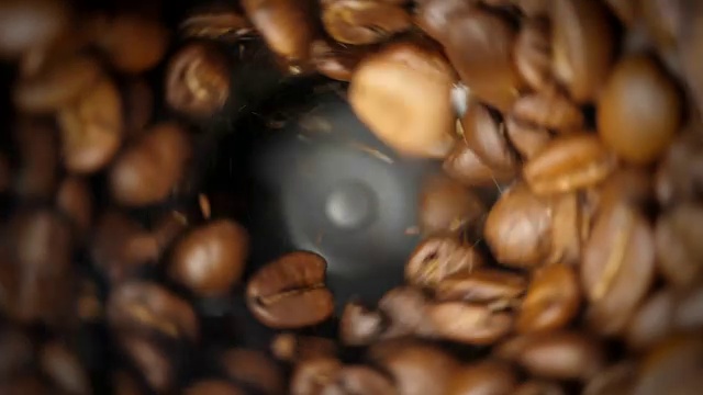 咖啡研磨机。特写镜头。视频下载