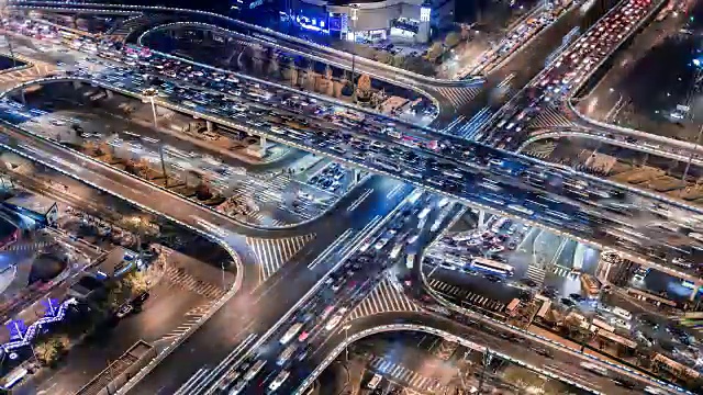 北京中心高茂路十字路口的时间流逝，鸟瞰图视频素材
