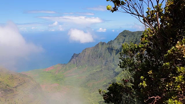 夏威夷考艾岛，纳帕利海岸州立公园，卡拉劳山谷和瞭望台视频下载