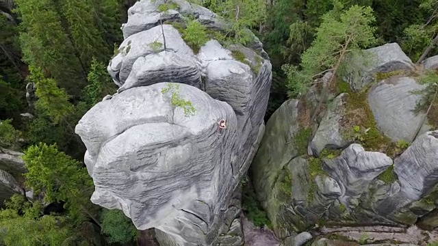 人攀岩者视频素材