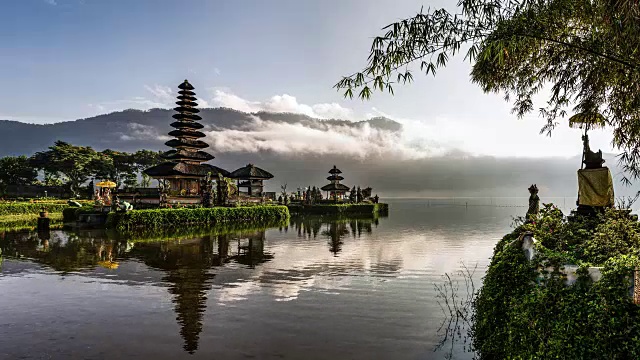 Pura Ulun Danu Bratan Temple in Bali的时间流逝视频素材