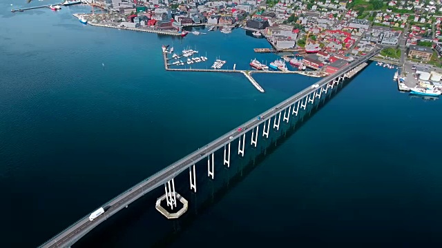 挪威特罗姆瑟市大桥航拍画面视频素材