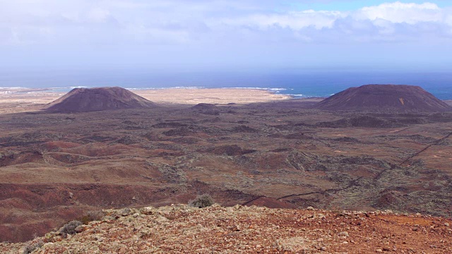 从科拉雷霍附近的Bayuyo - Fuerteventura火山观看。视频素材