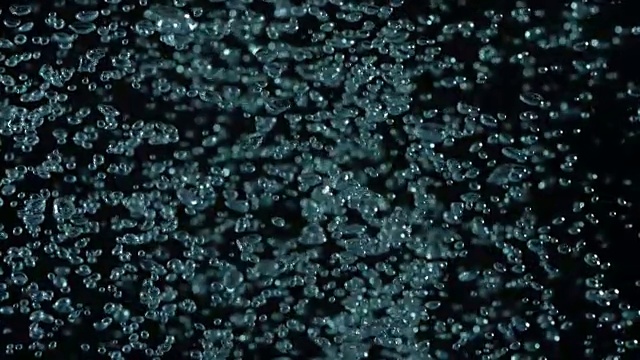 慢动作气泡浮在水面视频素材
