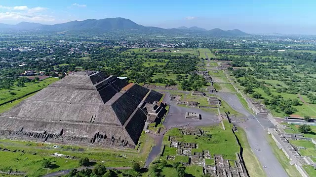 古中美洲城市特奥蒂瓦坎金字塔鸟瞰图，太阳金字塔，墨西哥山谷，中美洲，4k超高清视频素材