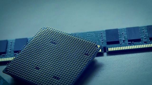 技术背景以计算机处理器CPU概念为重点。带青色的气氛视频素材