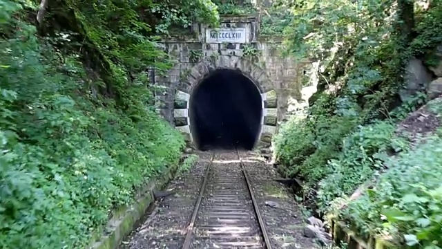 老山火车隧道视频下载
