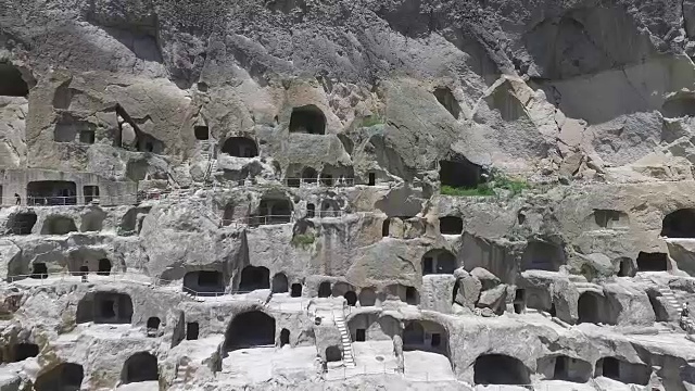 瓦齐亚洞修道院遗址在格鲁吉亚的埃鲁舍提山视频下载