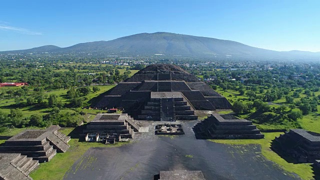 古中美洲城市特奥蒂瓦坎金字塔鸟瞰图，月球金字塔，墨西哥山谷，中美洲，4k超高清视频素材