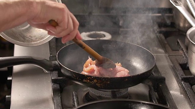 烹调肉类视频素材