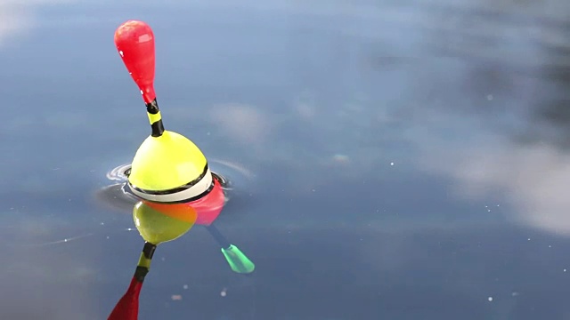 钓鱼浮子。视频下载