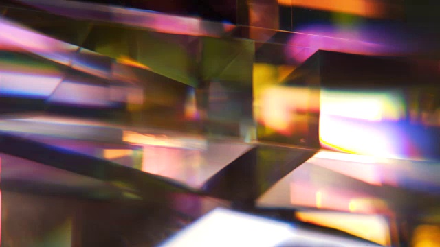旋转的彩色玻璃形状的运动背景视频素材