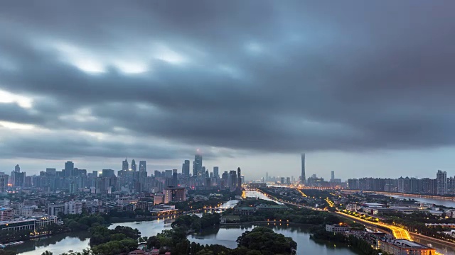 日出时广州的城市景观和天际线。时间流逝视频素材