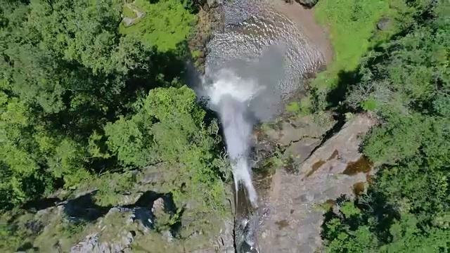 鸟瞰南非Lone Creek Falls视频素材