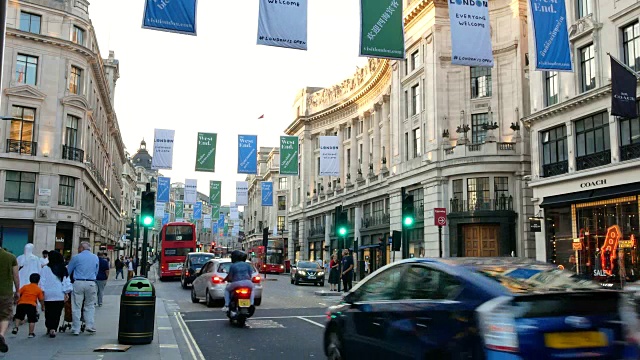 伦敦牛津街的4K夏日购物视频素材