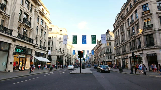 伦敦牛津街的4K夏日购物视频素材