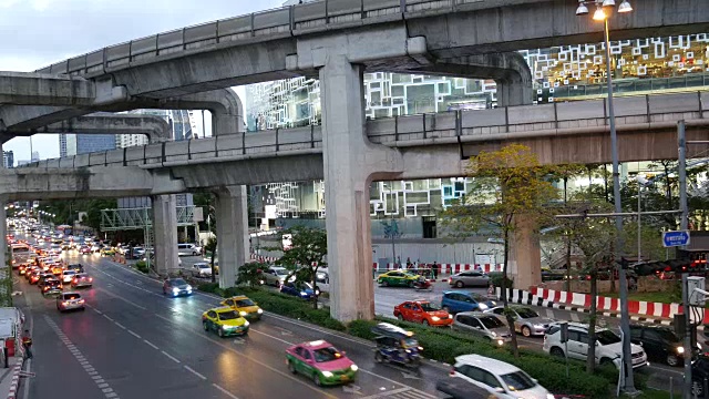 曼谷的交通和轻轨视频素材