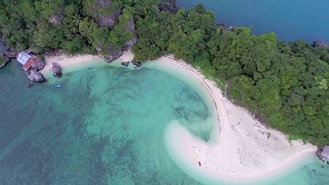 鸟瞰图，美丽的热带岛屿，春蓬省，泰国视频素材