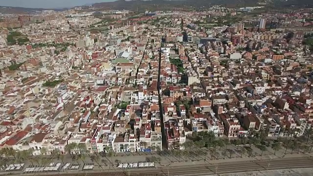 巴塞罗那与西班牙海岸的航拍全景图视频素材