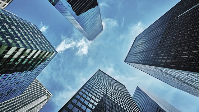办公楼和天空的概念视图视频下载